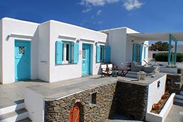 Spacious verandas at the apartment of Kampos Home in Sifnos