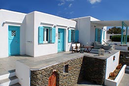 Accommodation in Sifnos with view at Apollonia