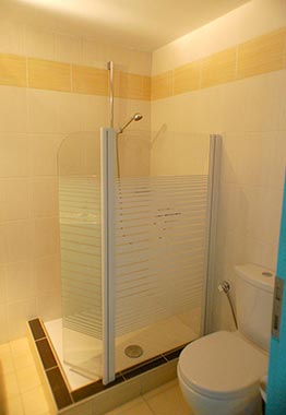 Bathroom with shower in the maisonette